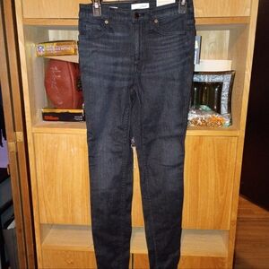 Universal Threads Jeans 💕 2/24r